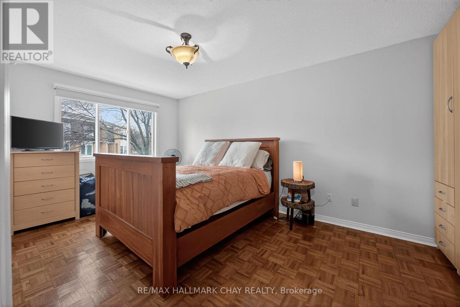 11 Mckinnon Court, Newmarket, Ontario  L3Y 8L6 - Photo 15 - N12697432