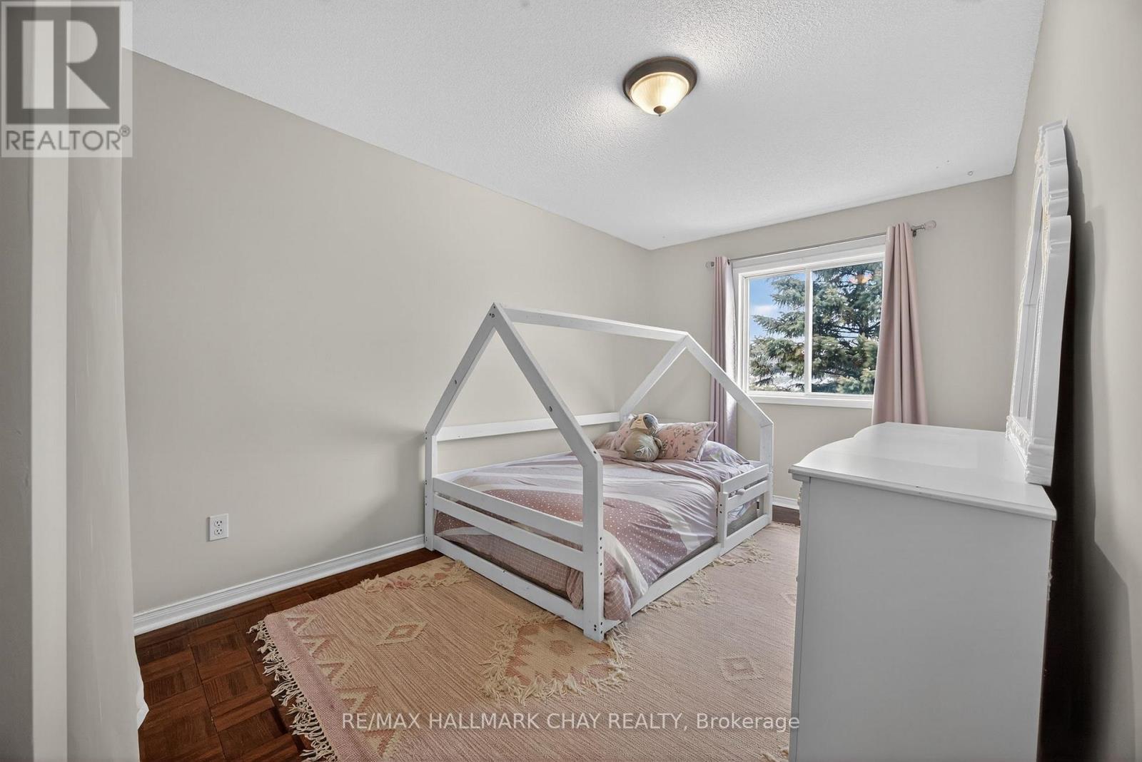 11 Mckinnon Court, Newmarket, Ontario  L3Y 8L6 - Photo 17 - N12697432