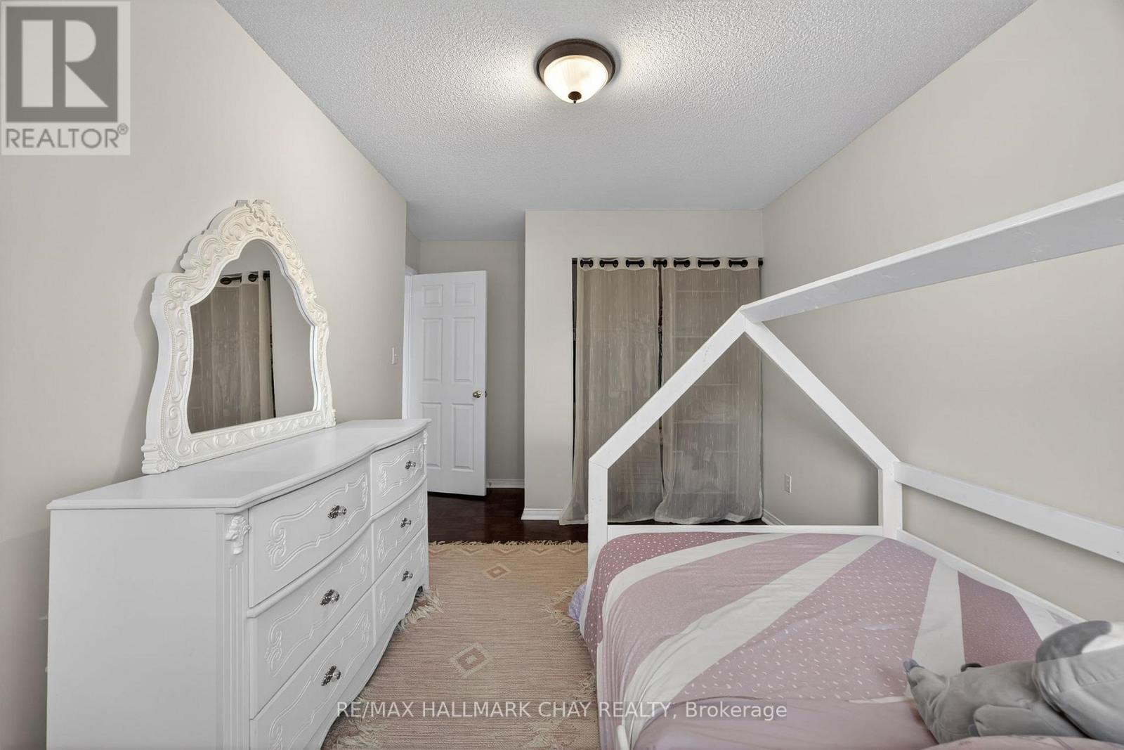 11 Mckinnon Court, Newmarket, Ontario  L3Y 8L6 - Photo 18 - N12697432