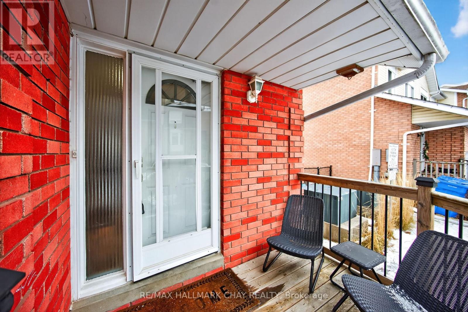 11 Mckinnon Court, Newmarket, Ontario  L3Y 8L6 - Photo 3 - N12697432