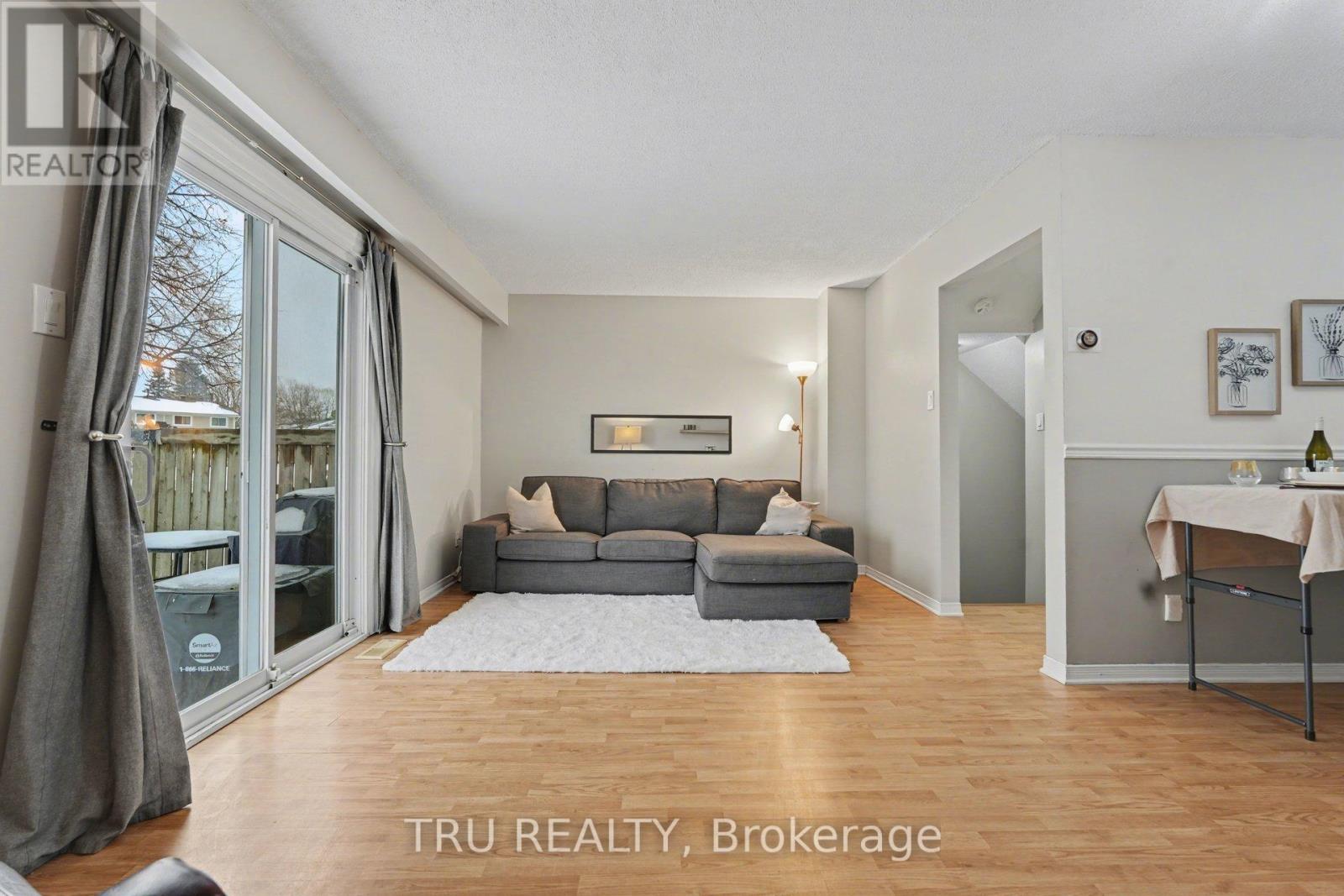 463f Moodie Drive, Ottawa, Ontario  K2H 8T7 - Photo 5 - X12697506