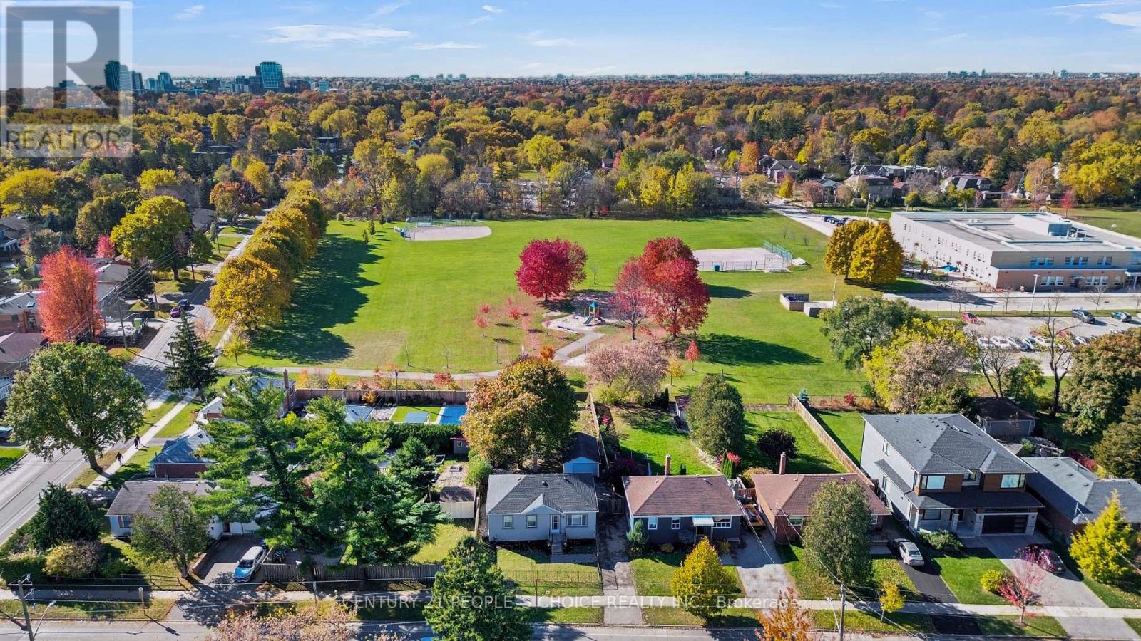 1268 Northaven Drive N, Mississauga, Ontario  L5G 4E7 - Photo 49 - W12696652