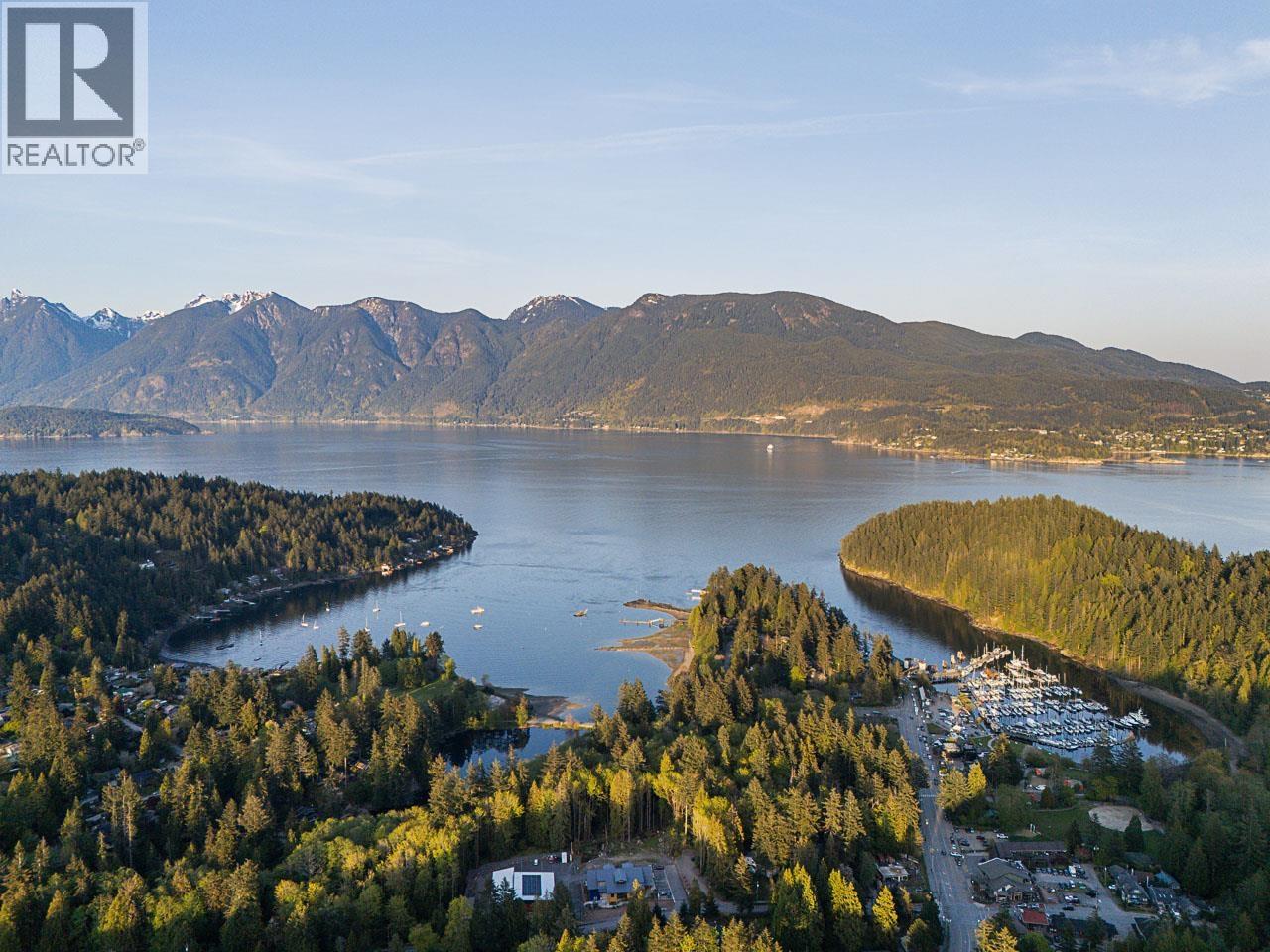 885 RIVENDELL DRIVE, Bowen Island, British Columbia