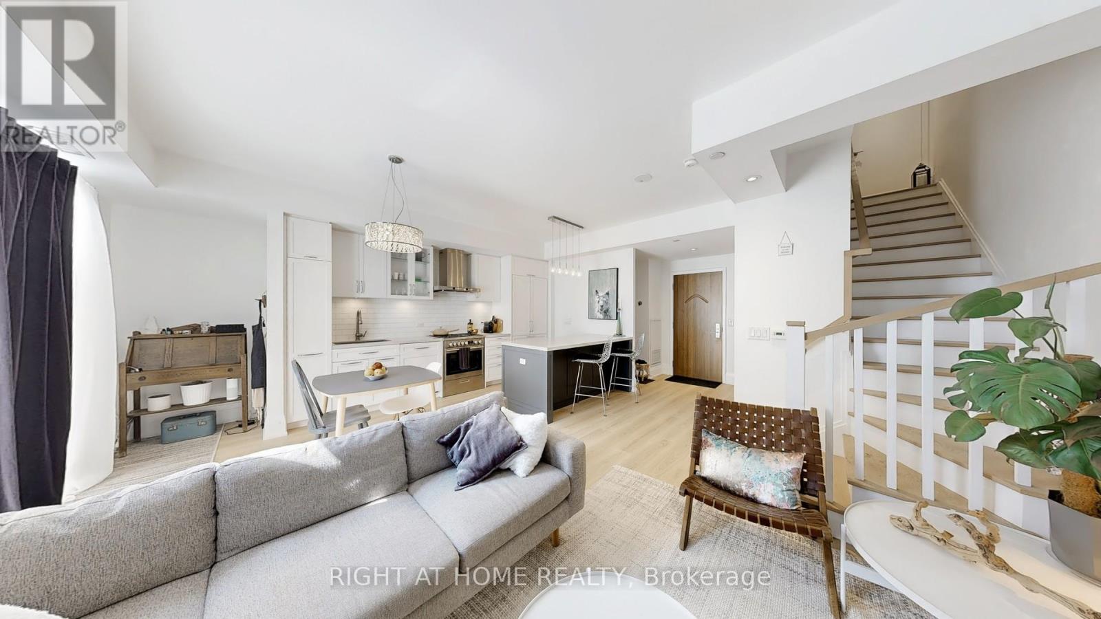 Th-112 - 25 Malcolm Road, Toronto, Ontario  M4G 0C1 - Photo 3 - C12697488