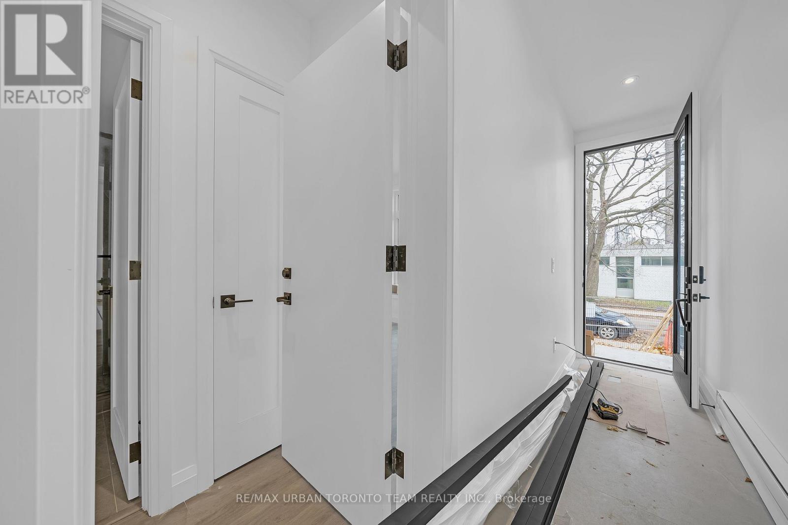 Main - 474 Montrose Avenue, Toronto, Ontario  M6G 3H1 - Photo 7 - C12590930