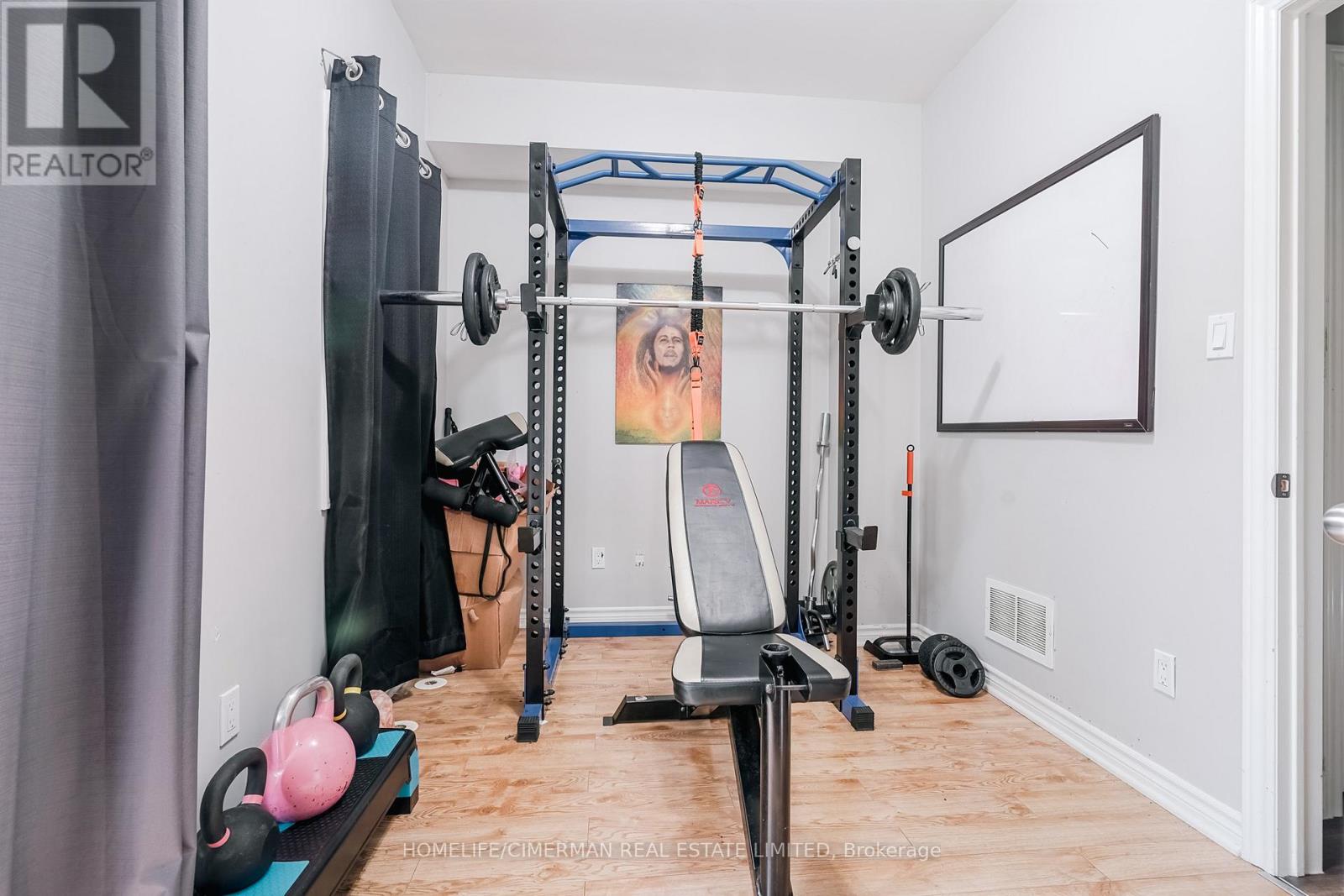 16 Piggott Mews, Toronto, Ontario  M9N 0A4 - Photo 14 - W12697500