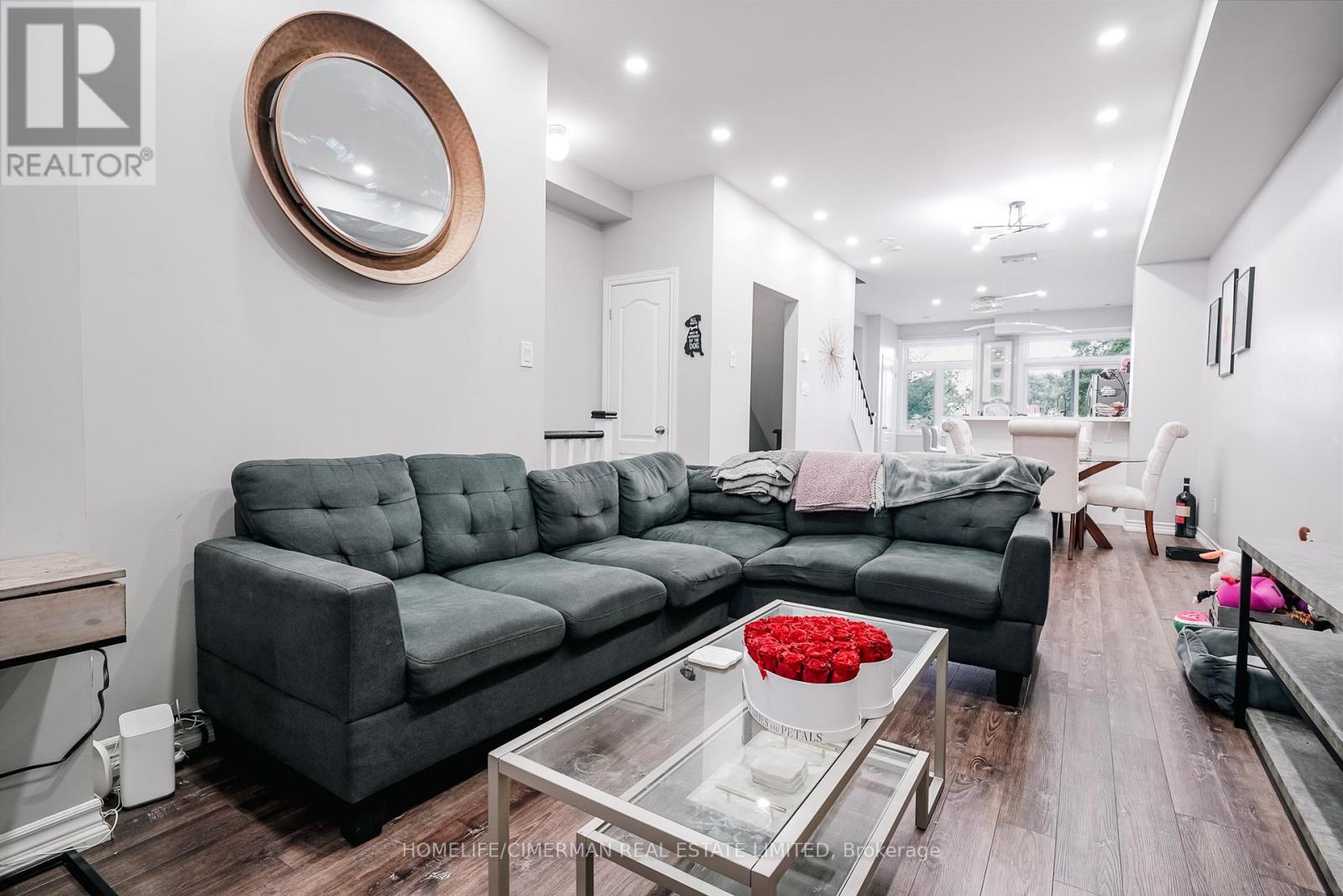 16 Piggott Mews, Toronto, Ontario  M9N 0A4 - Photo 4 - W12697500