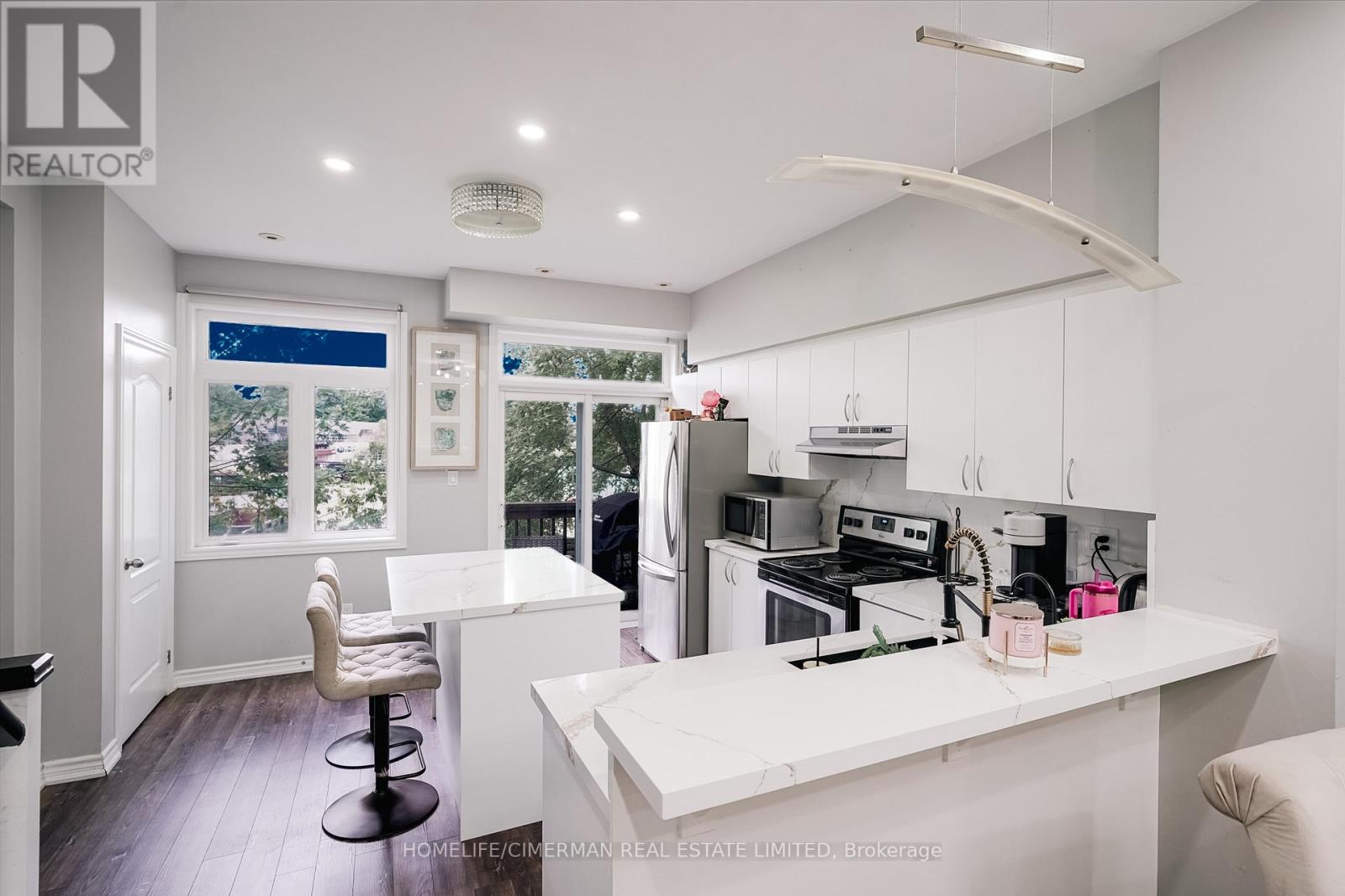 16 Piggott Mews, Toronto, Ontario  M9N 0A4 - Photo 6 - W12697500