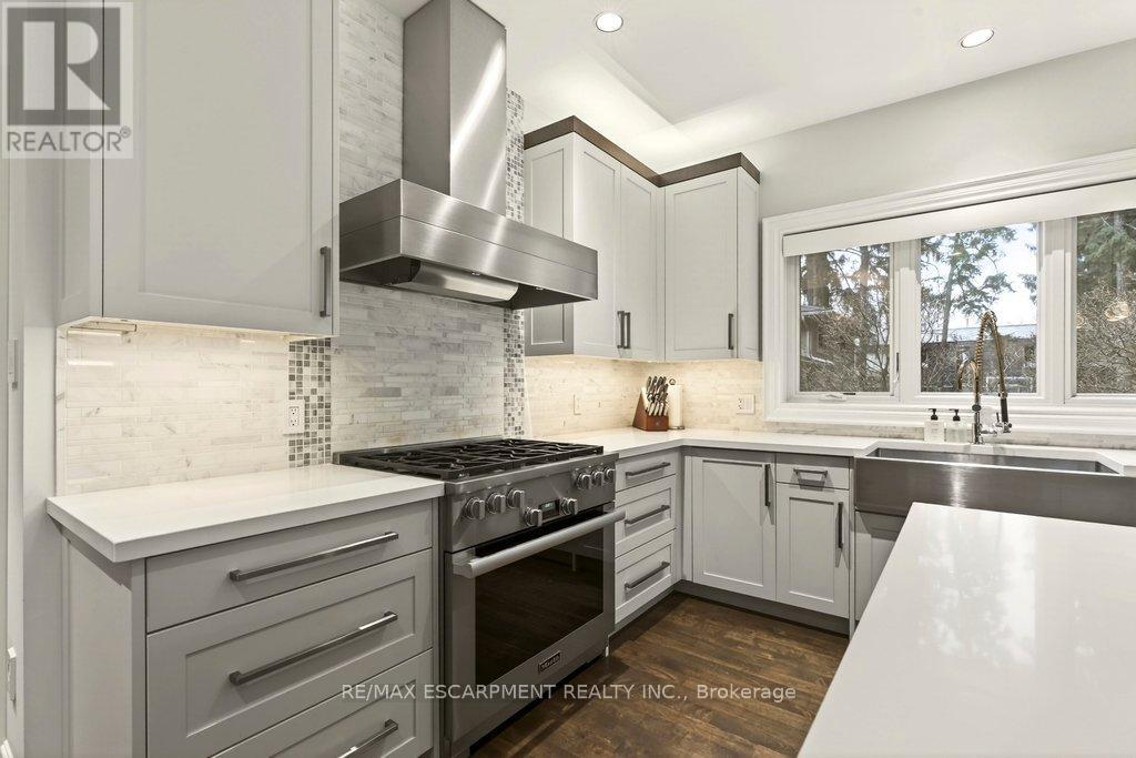 4169 Lakeshore Road, Burlington, Ontario  L7L 1A5 - Photo 11 - W12697508