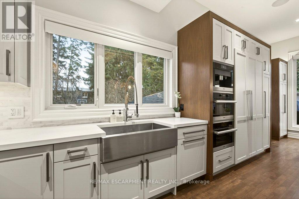 4169 Lakeshore Road, Burlington, Ontario  L7L 1A5 - Photo 12 - W12697508