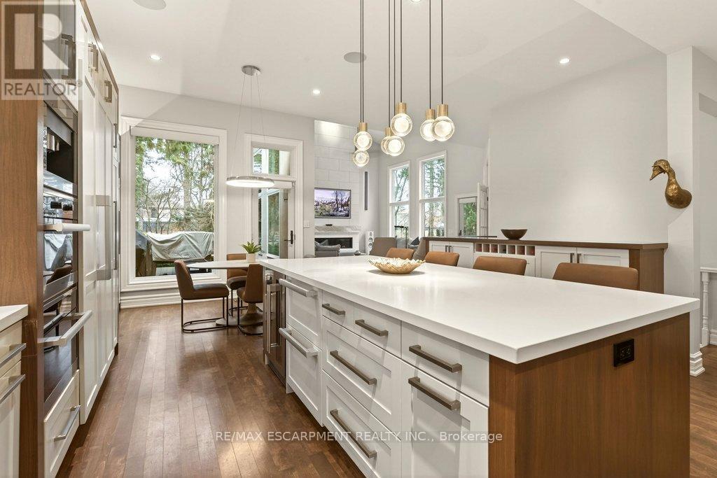 4169 Lakeshore Road, Burlington, Ontario  L7L 1A5 - Photo 14 - W12697508