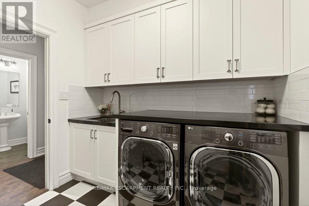 4169 Lakeshore Road, Burlington, Ontario  L7L 1A5 - Photo 21 - W12697508