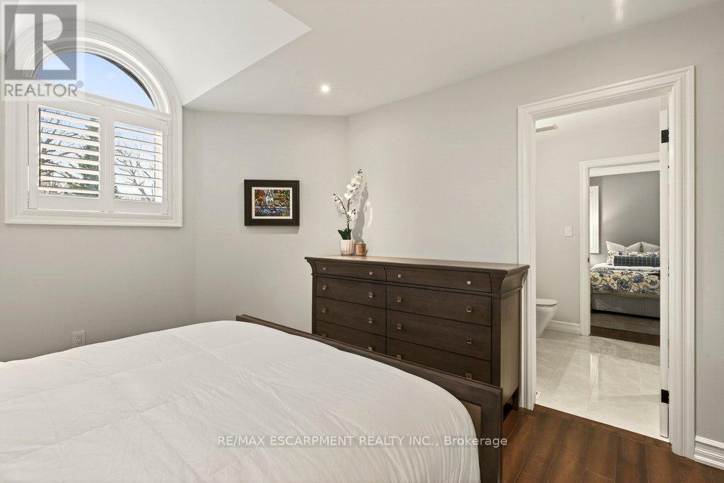 4169 Lakeshore Road, Burlington, Ontario  L7L 1A5 - Photo 28 - W12697508