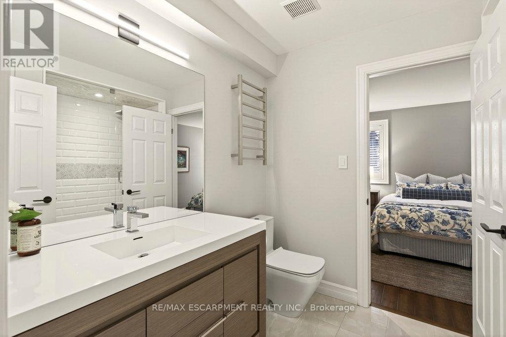 4169 Lakeshore Road, Burlington, Ontario  L7L 1A5 - Photo 29 - W12697508