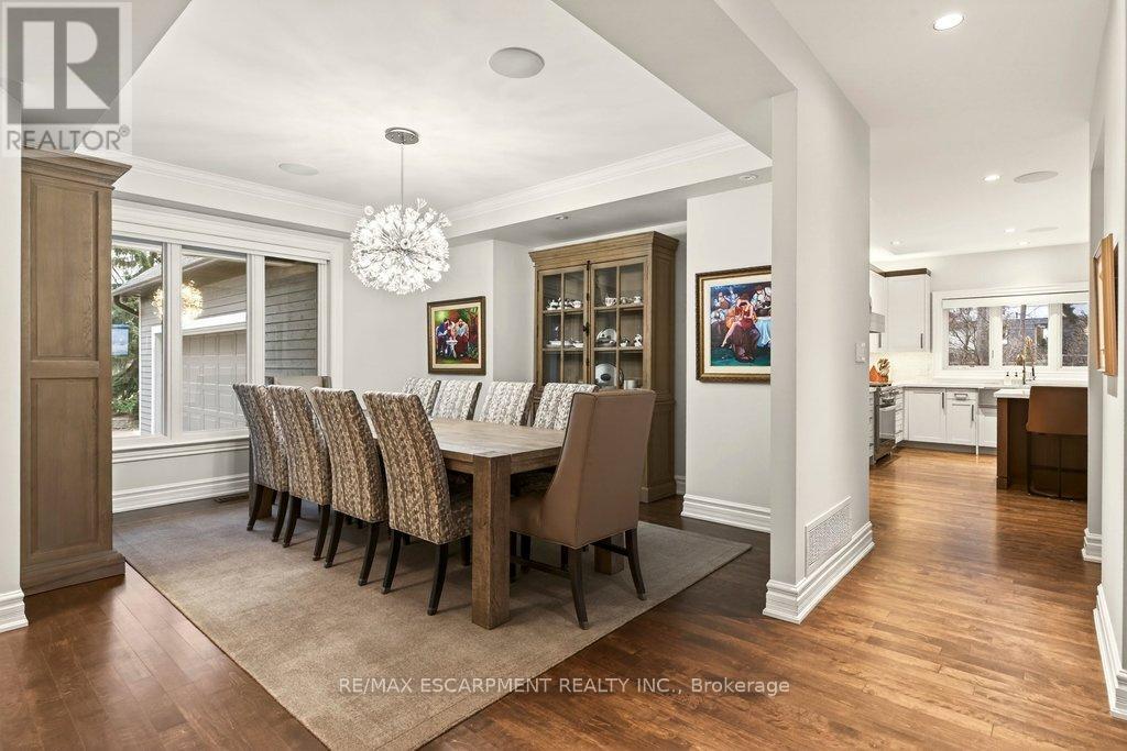 4169 Lakeshore Road, Burlington, Ontario  L7L 1A5 - Photo 3 - W12697508