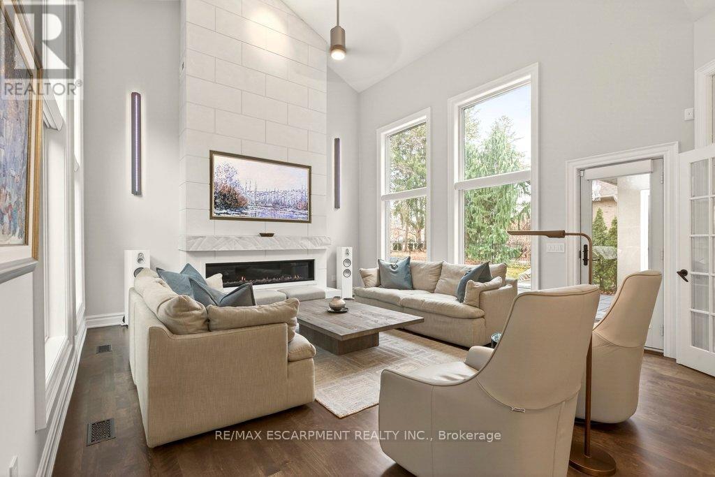 4169 Lakeshore Road, Burlington, Ontario  L7L 1A5 - Photo 6 - W12697508