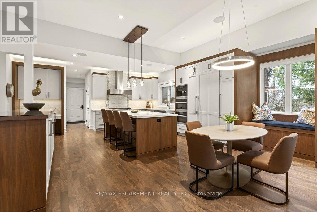 4169 Lakeshore Road, Burlington, Ontario  L7L 1A5 - Photo 9 - W12697508