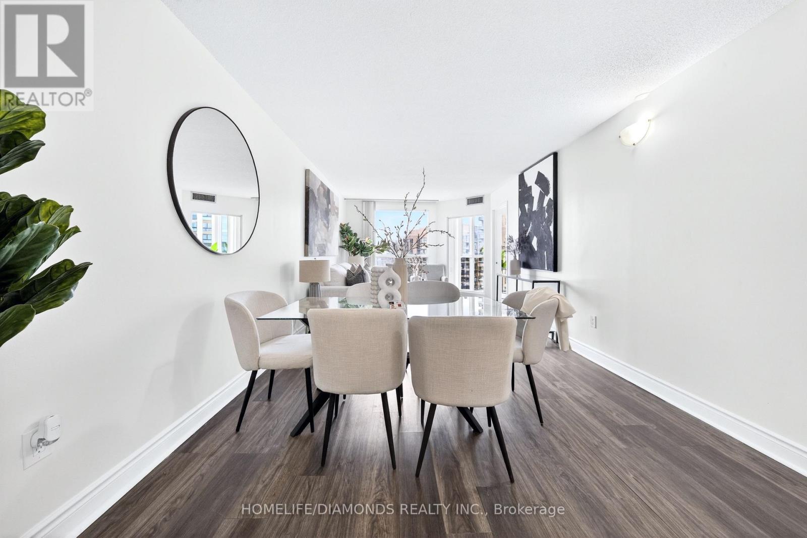 2002 - 5 Concorde Place, Toronto, Ontario  M3C 3M8 - Photo 2 - C12656432