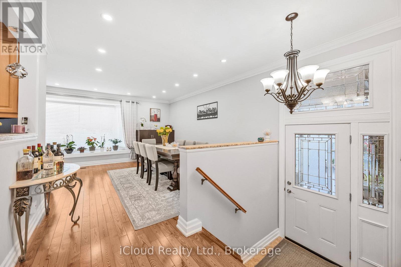 52 Kimbark Drive, Brampton, Ontario  L6X 2A4 - Photo 2 - W12417571