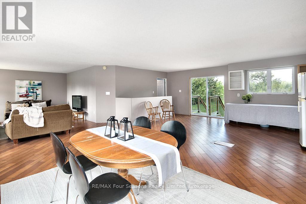 98 George Street, Clearview (Creemore), Ontario  L0M 1G0 - Photo 11 - S12697548