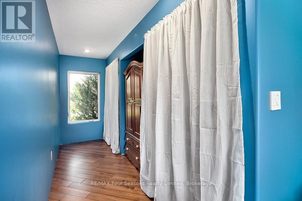 98 George Street, Clearview (Creemore), Ontario  L0M 1G0 - Photo 18 - S12697548