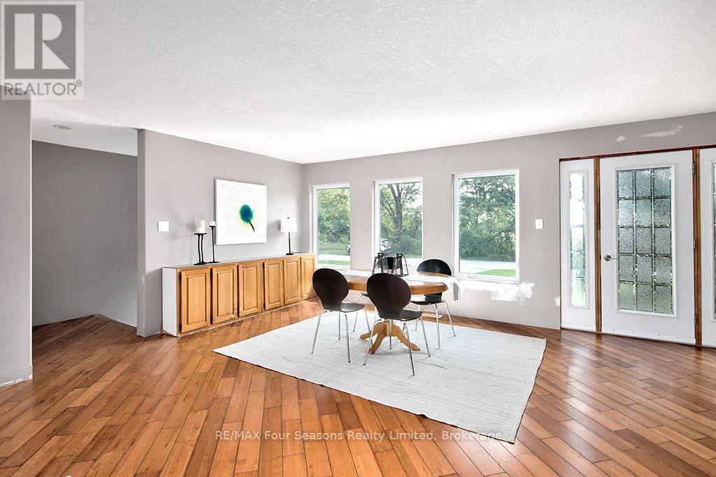 98 George Street, Clearview (Creemore), Ontario  L0M 1G0 - Photo 2 - S12697548