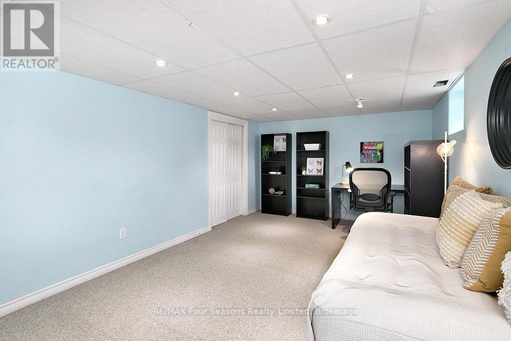 98 George Street, Clearview (Creemore), Ontario  L0M 1G0 - Photo 21 - S12697548