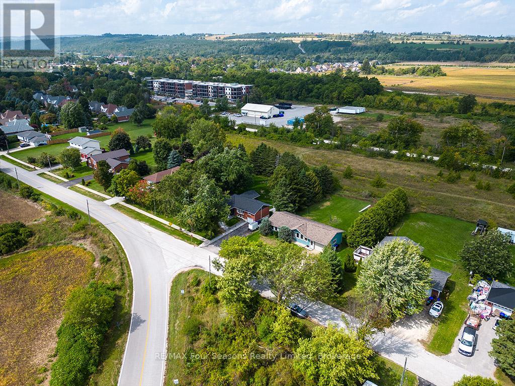 98 George Street, Clearview (Creemore), Ontario  L0M 1G0 - Photo 23 - S12697548