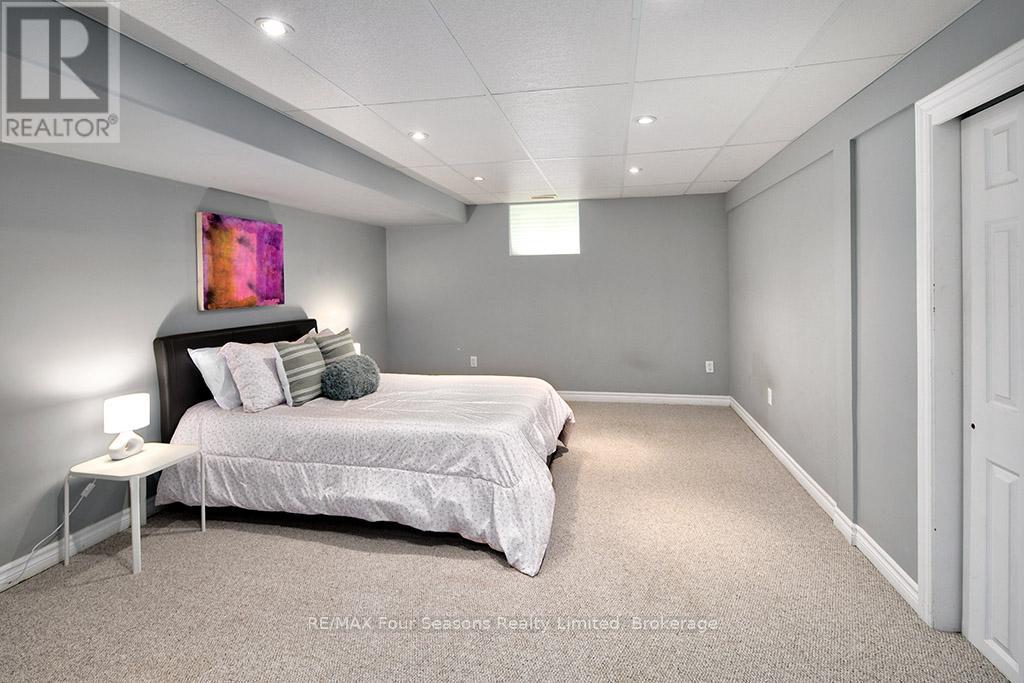 98 George Street, Clearview (Creemore), Ontario  L0M 1G0 - Photo 7 - S12697548