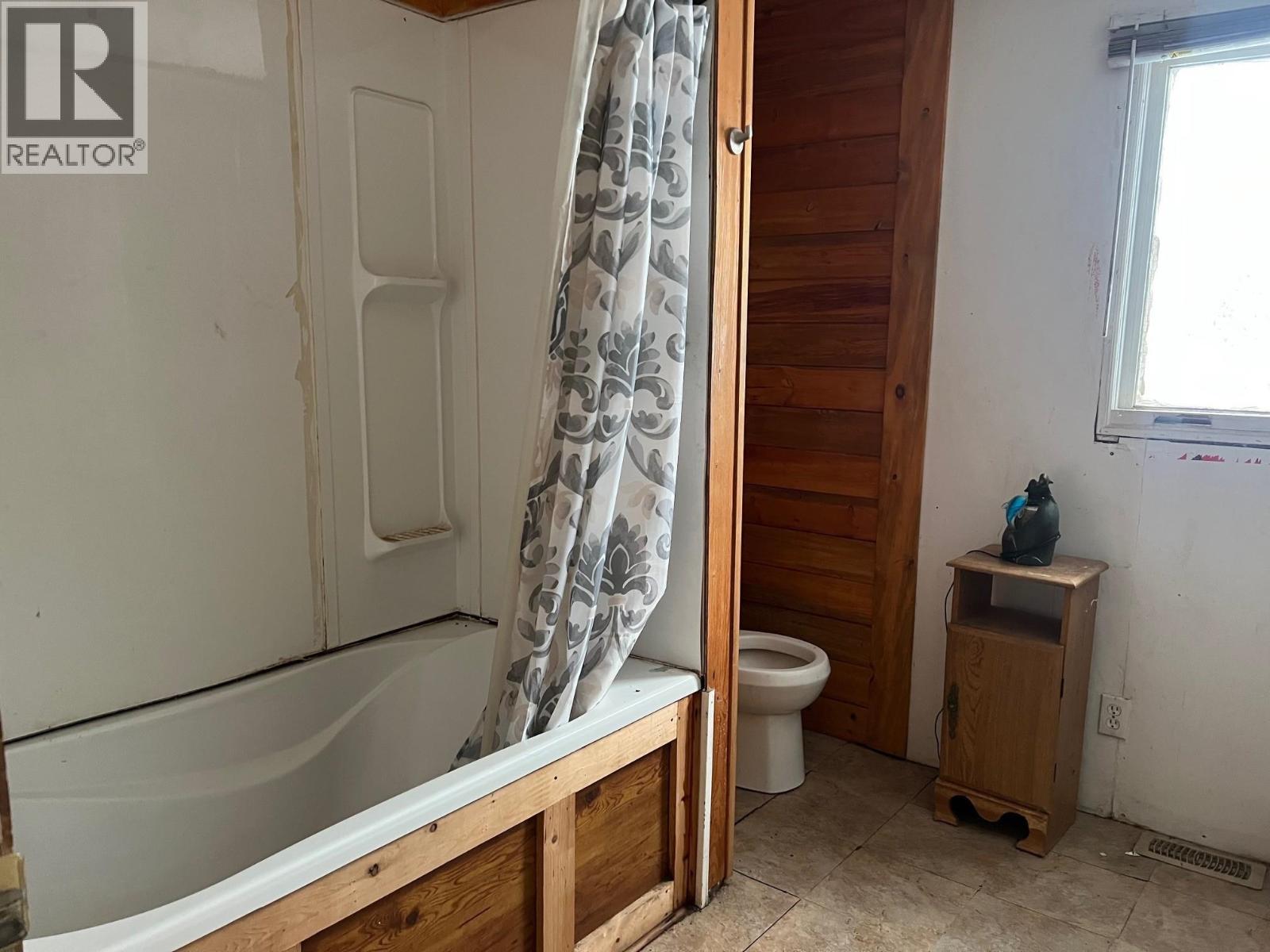 10109 Beattie Drive, Hudsons Hope, British Columbia  V0C 1V0 - Photo 7 - R3049184