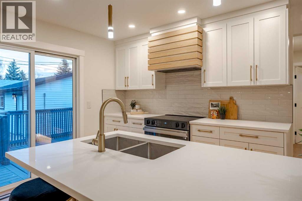 1024 Hunterston Place Nw, Calgary, Alberta  T2K 4N6 - Photo 14 - A2276613