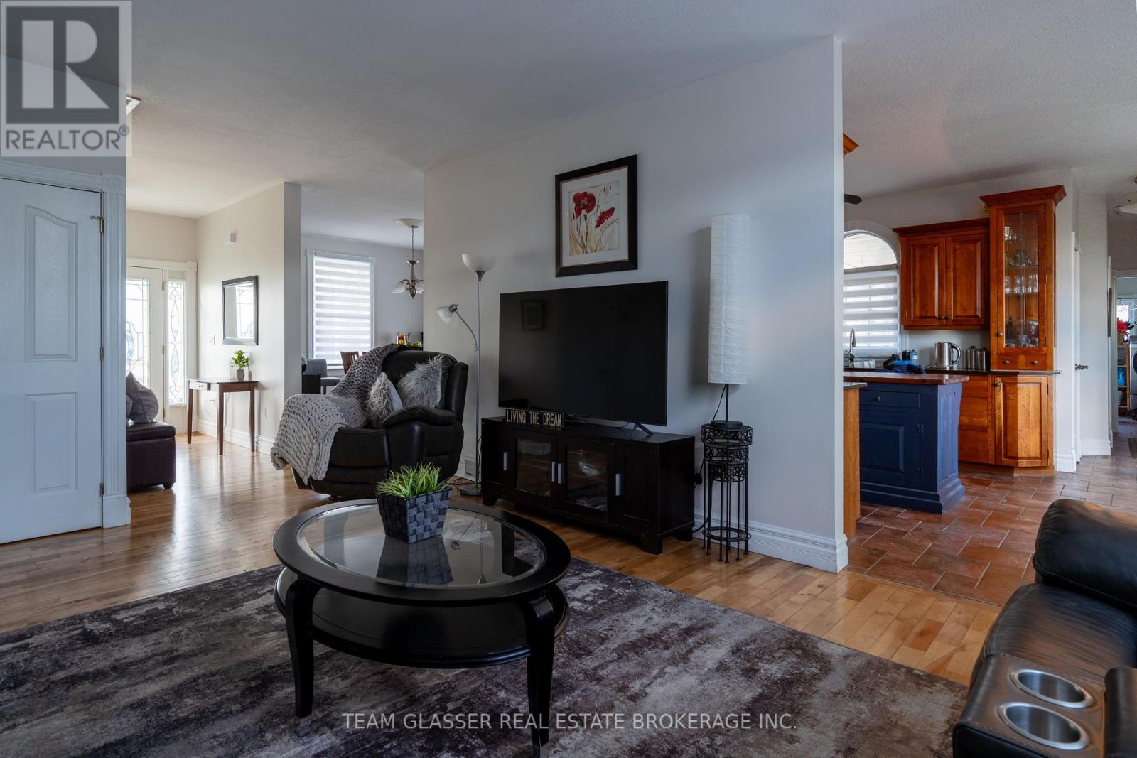 139 Wesley Road, Dutton/dunwich, Ontario  N0L 1J0 - Photo 4 - X12697578