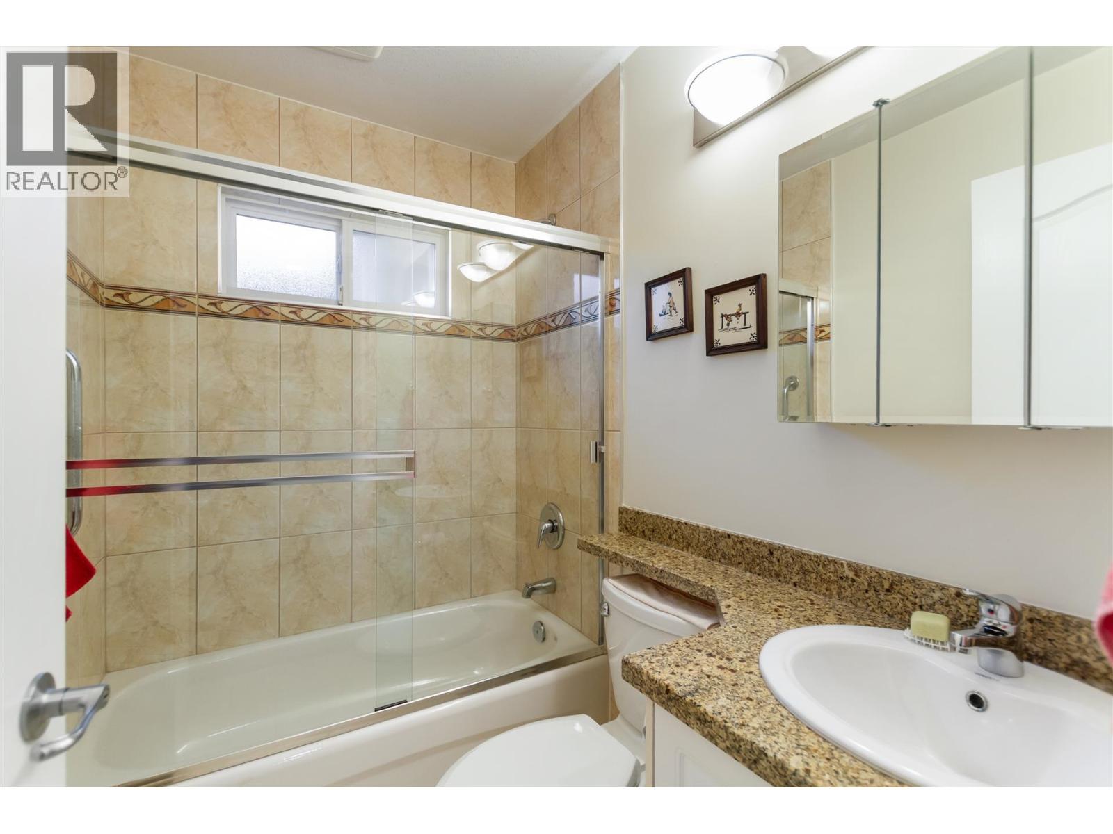 8381 14th Avenue, Burnaby, British Columbia  V3N 2C2 - Photo 19 - R3078114