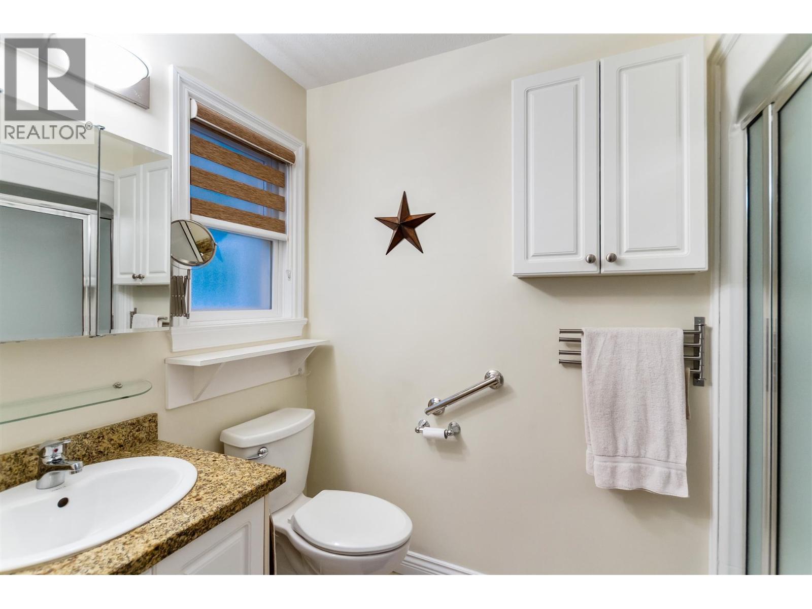 8381 14th Avenue, Burnaby, British Columbia  V3N 2C2 - Photo 15 - R3078114