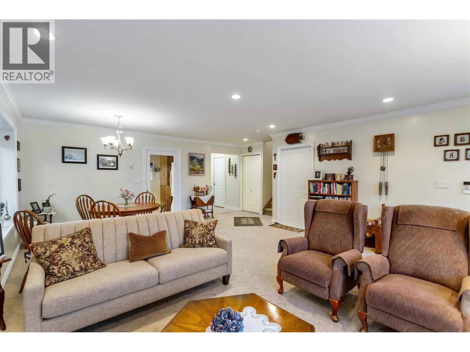 8381 14th Avenue, Burnaby, British Columbia  V3N 2C2 - Photo 6 - R3078114