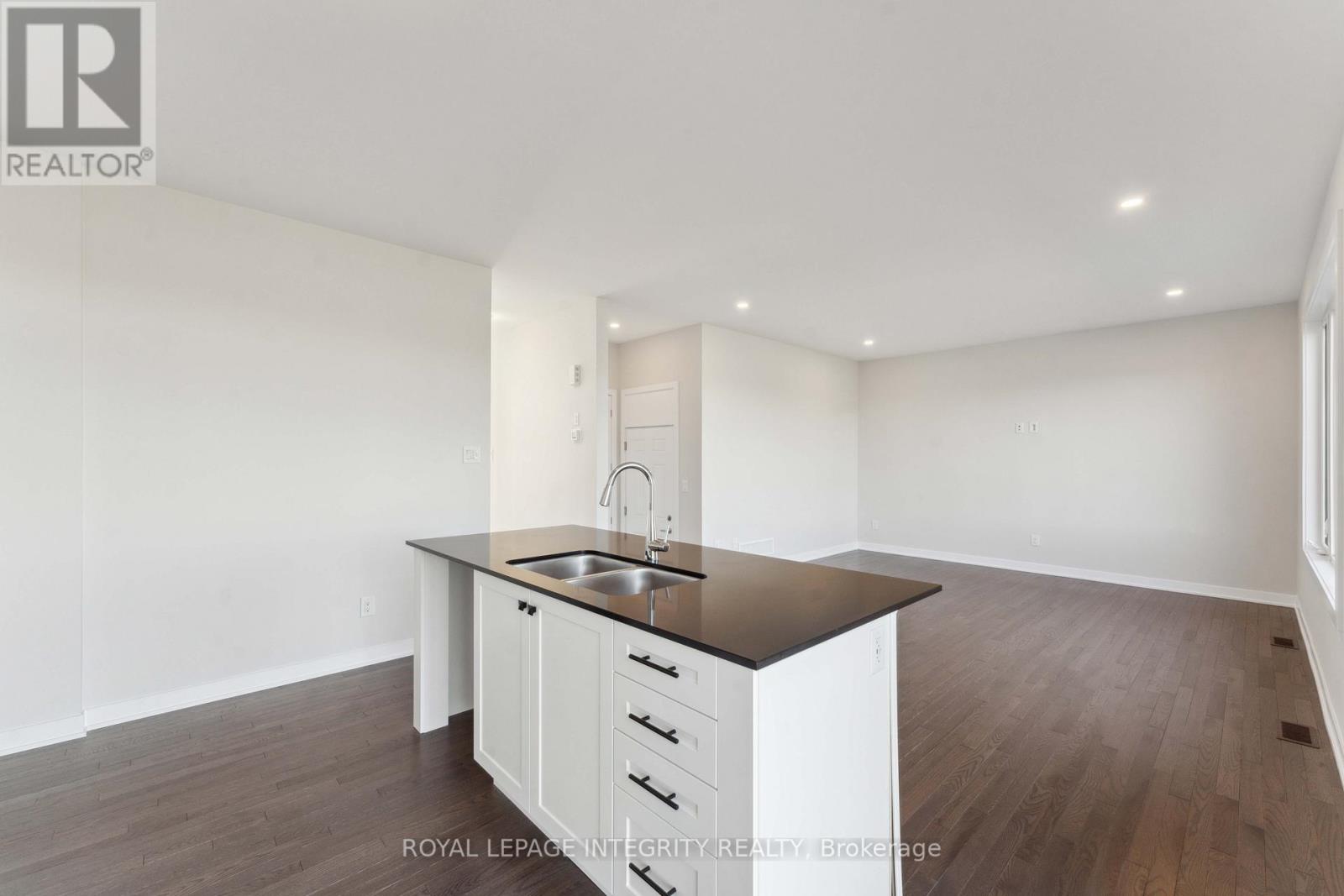 202 Conservancy Drive, Ottawa, Ontario  K2J 7M5 - Photo 12 - X12697570