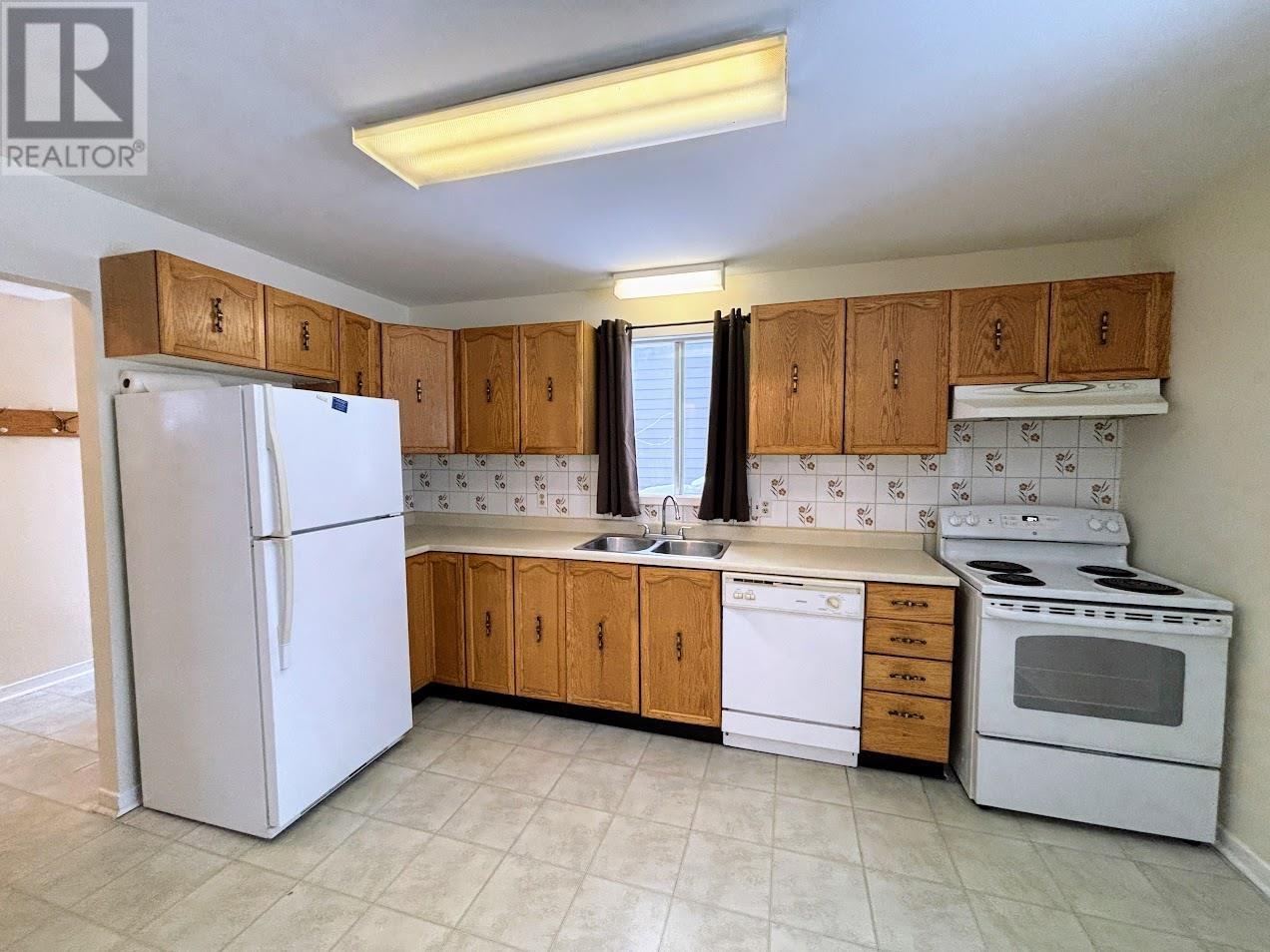 77 Matachewan Rd, Manitouwadge, Ontario  P0T 2C0 - Photo 4 - TB2600061