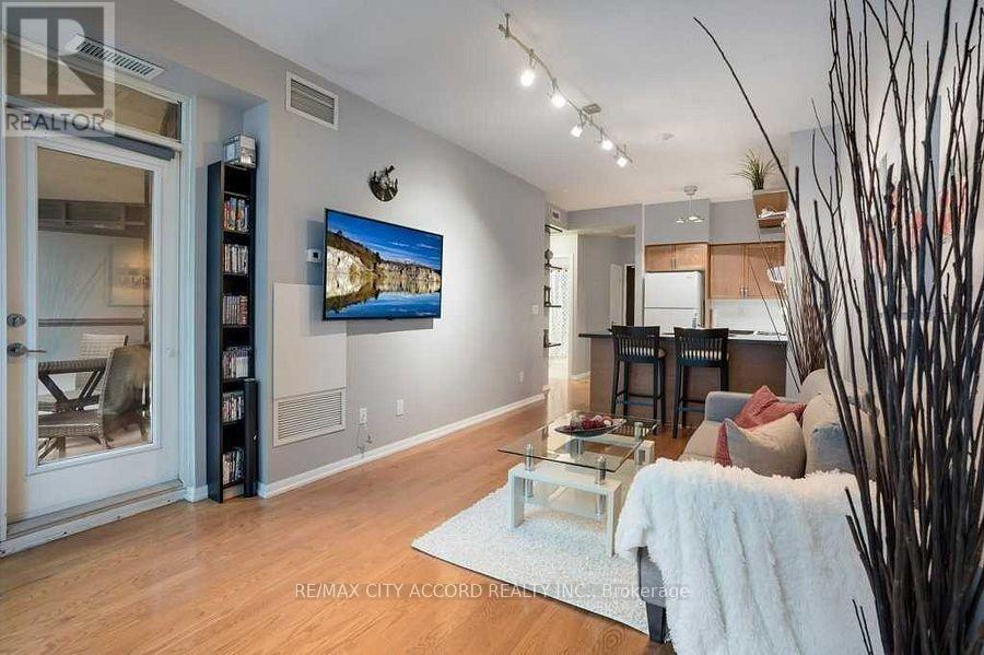 202 - 231 Fort York Boulevard, Toronto, Ontario  M5V 1B2 - Photo 6 - C12697532