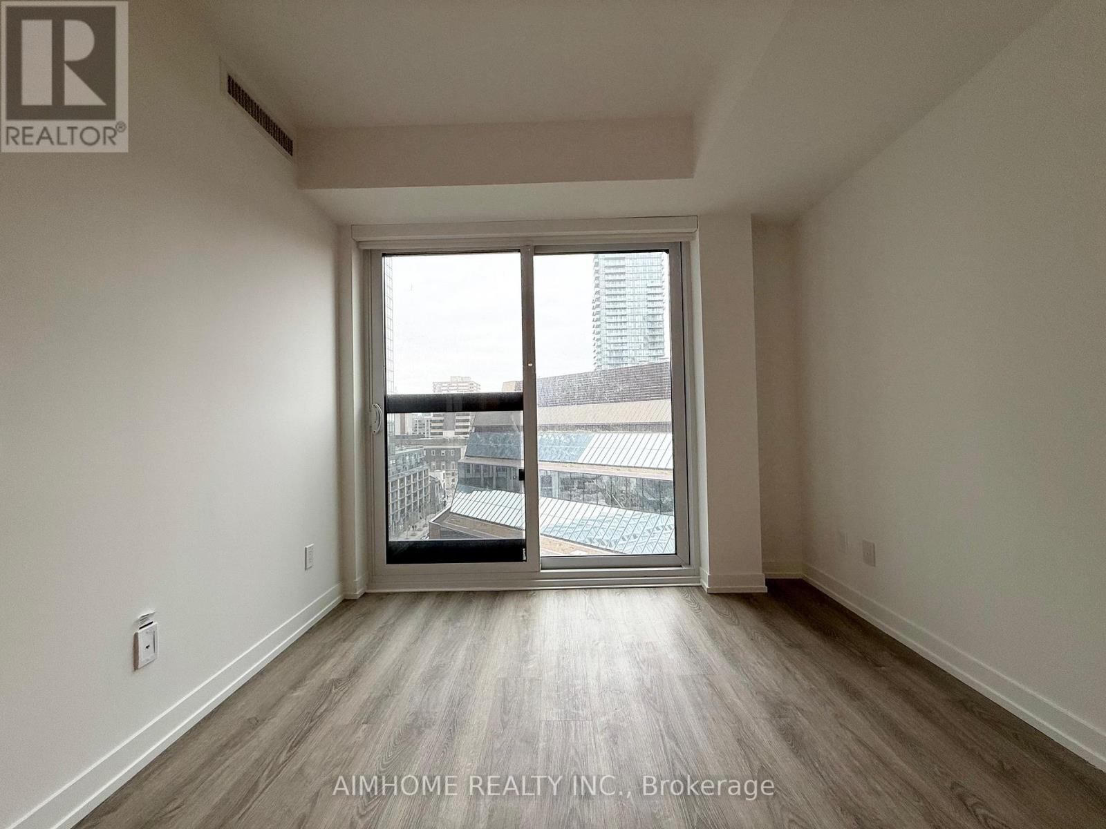 1005 - 771 Yonge Street, Toronto, Ontario  M4W 2G4 - Photo 10 - C12697588