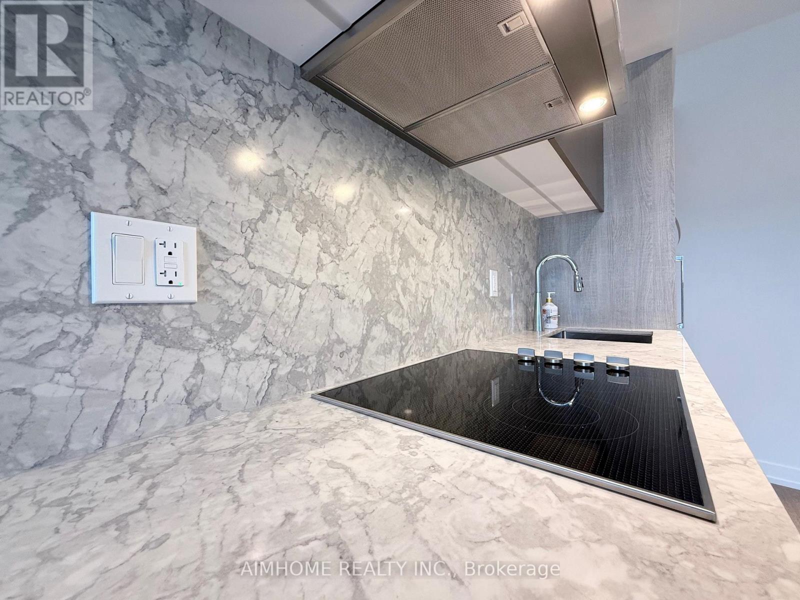 1005 - 771 Yonge Street, Toronto, Ontario  M4W 2G4 - Photo 11 - C12697588