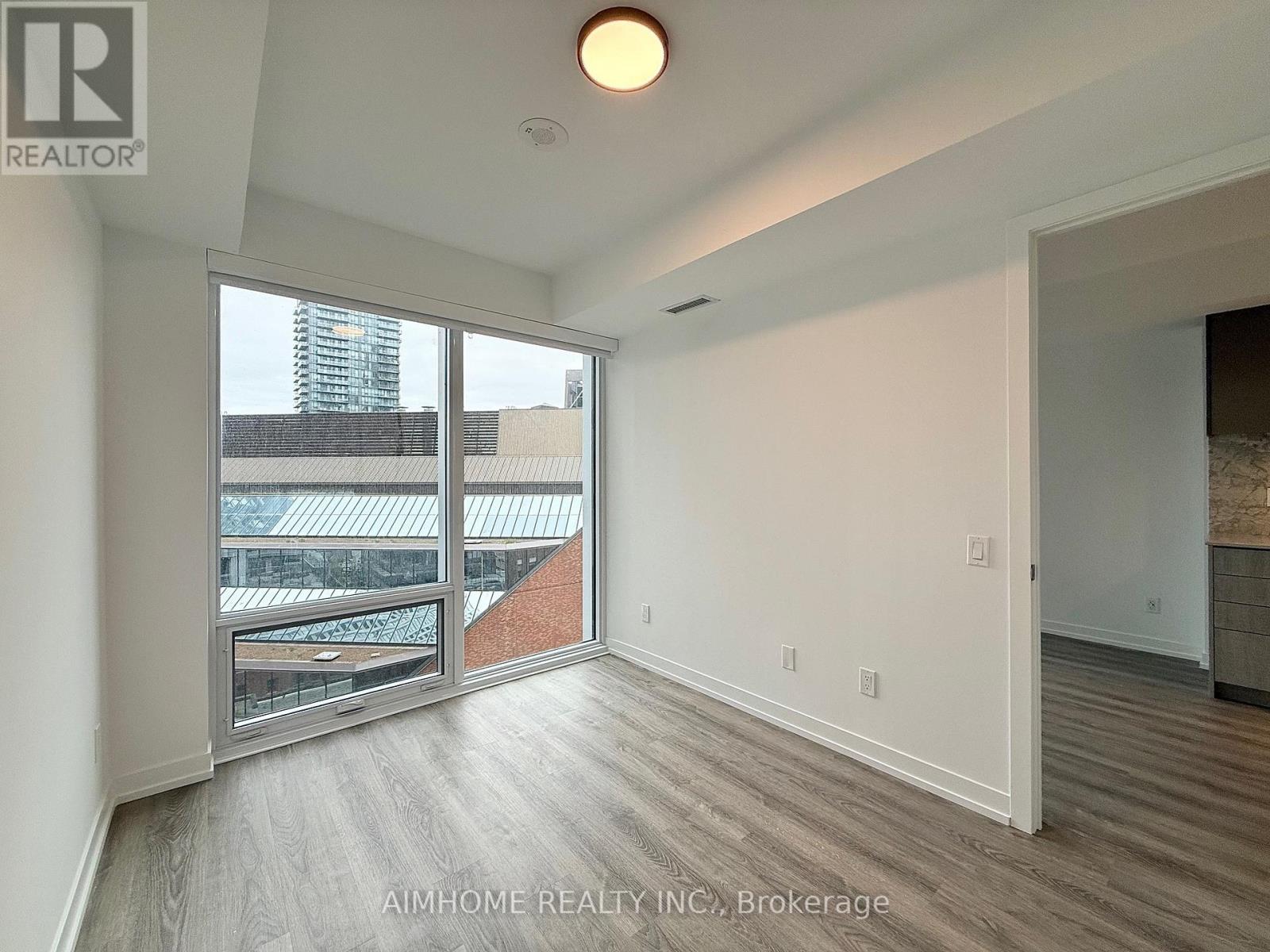 1005 - 771 Yonge Street, Toronto, Ontario  M4W 2G4 - Photo 14 - C12697588