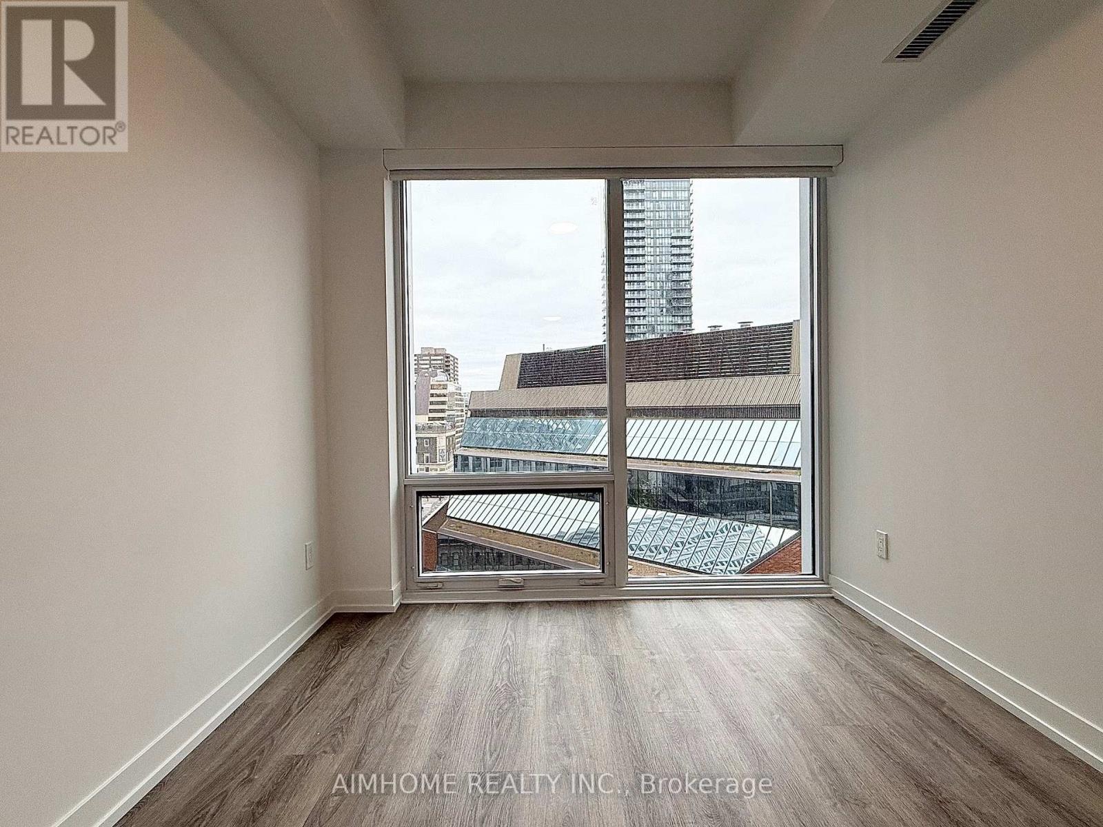 1005 - 771 Yonge Street, Toronto, Ontario  M4W 2G4 - Photo 15 - C12697588