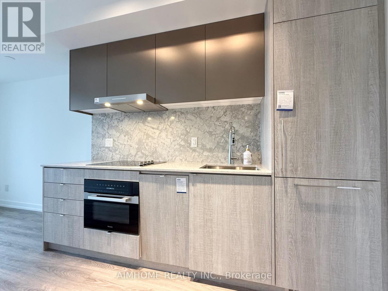 1005 - 771 Yonge Street, Toronto, Ontario  M4W 2G4 - Photo 7 - C12697588