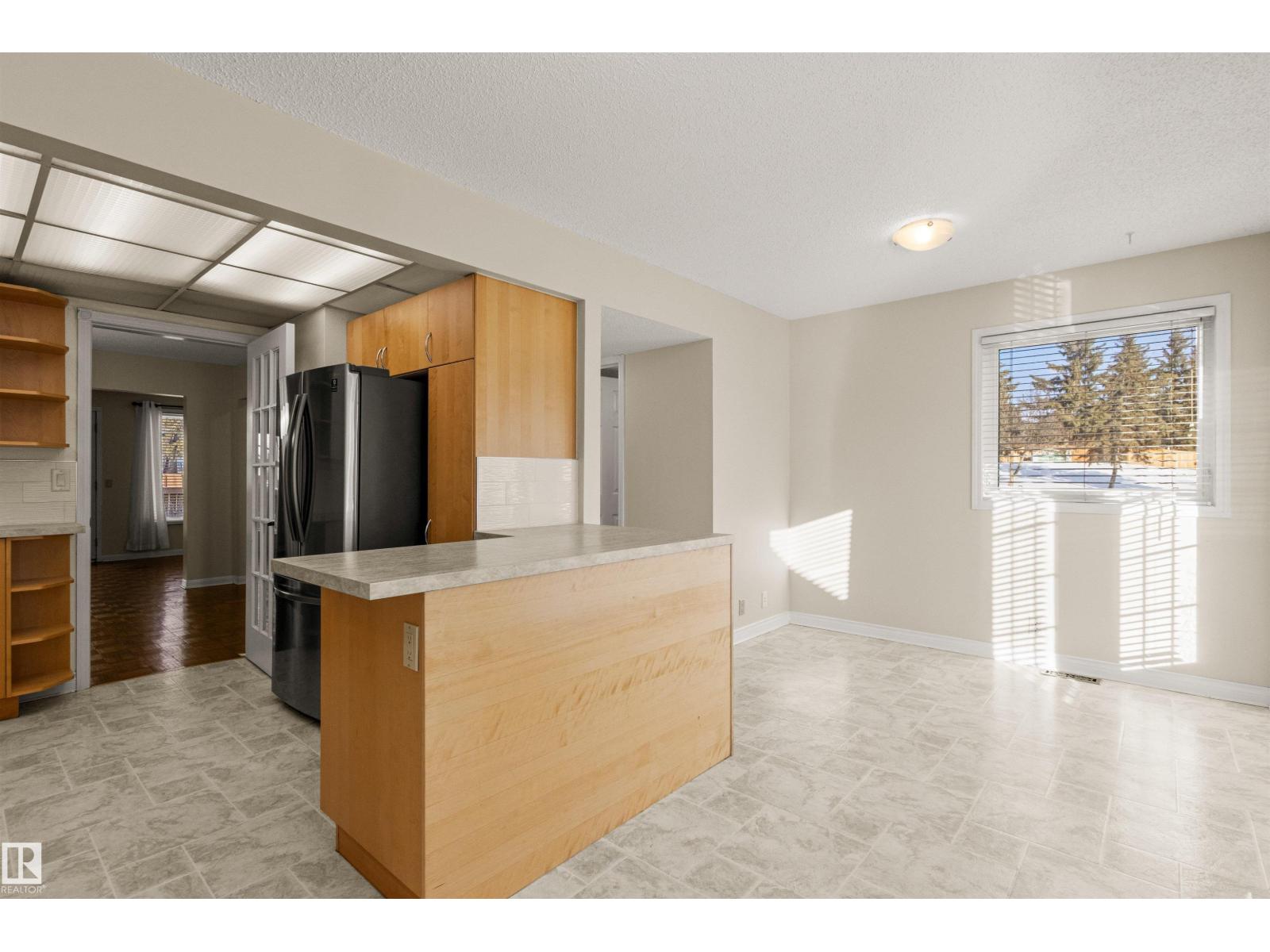 146 Grandin Woods, St. Albert, Alberta  T8N 2Y4 - Photo 4 - E4470039