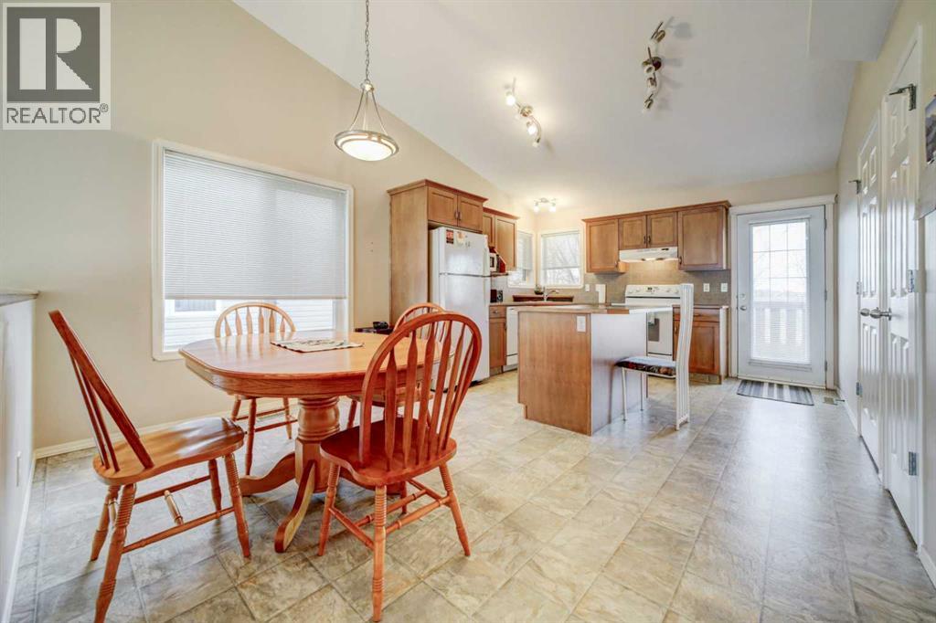 425 Edinburgh Road W, Lethbridge, Alberta  T1J 5A6 - Photo 11 - A2277868