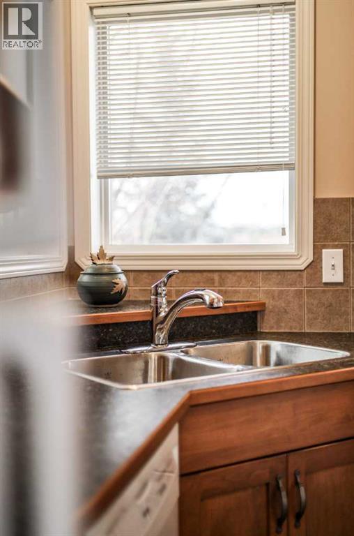 425 Edinburgh Road W, Lethbridge, Alberta  T1J 5A6 - Photo 35 - A2277868