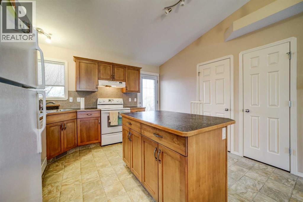 425 Edinburgh Road W, Lethbridge, Alberta  T1J 5A6 - Photo 14 - A2277868