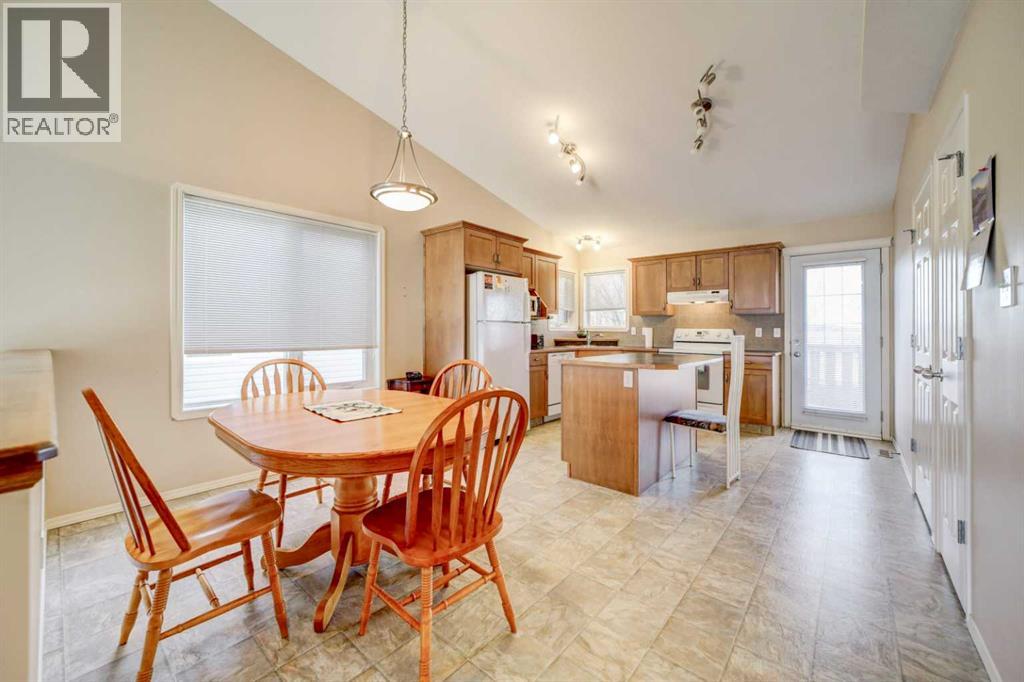 425 Edinburgh Road W, Lethbridge, Alberta  T1J 5A6 - Photo 23 - A2277868