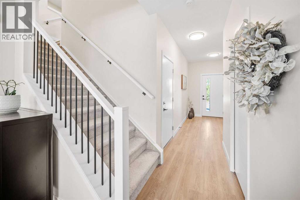 204, 201 Cooperswood Green Sw, Airdrie, Alberta  T3B 3Y6 - Photo 3 - A2277623