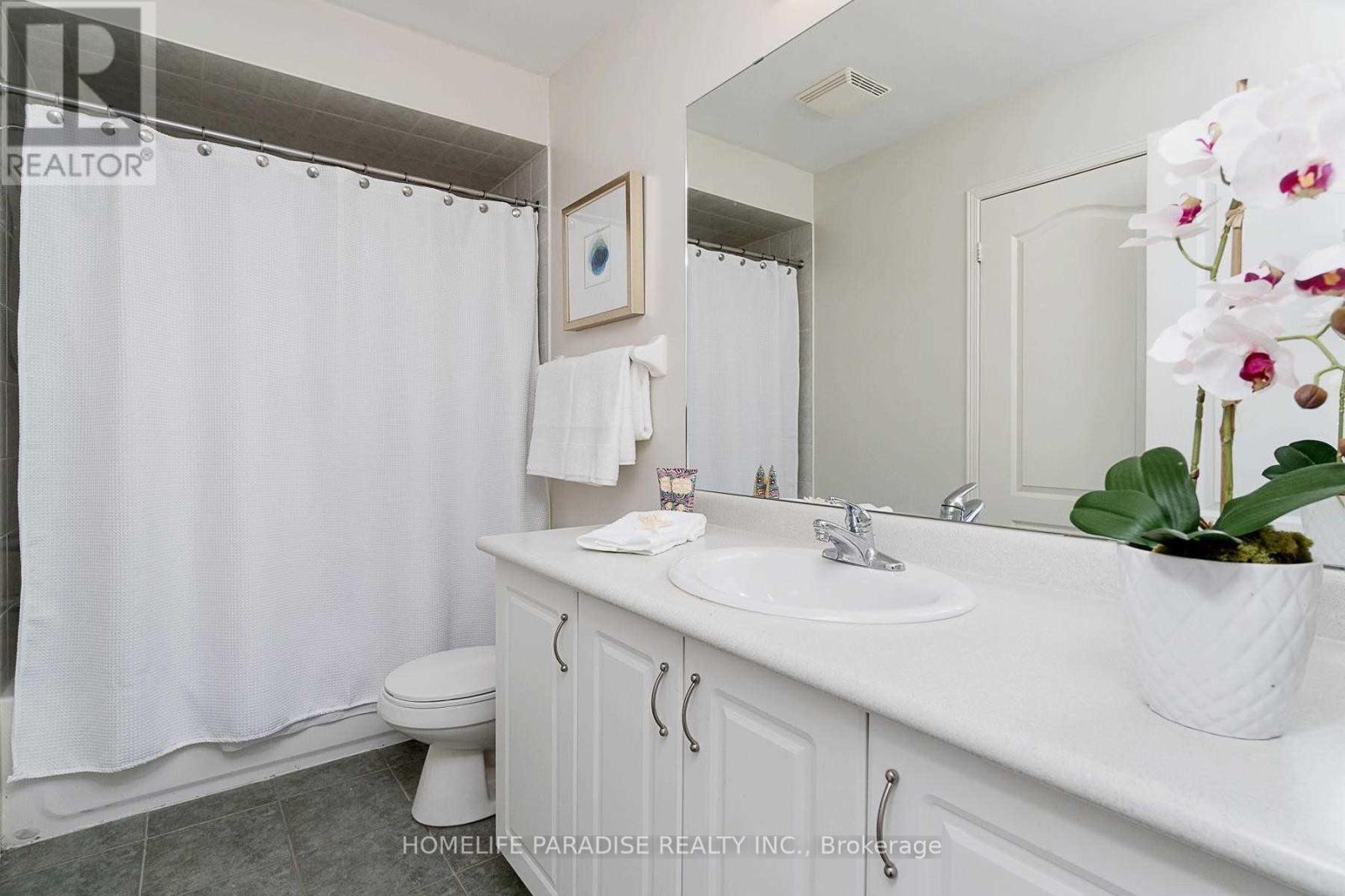 2368 Sutton Drive, Burlington, Ontario  L7L 6Y5 - Photo 12 - W12693974